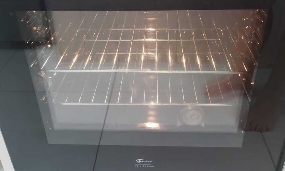 Forno Elétrico Fischer Infinity Touch de embutir 82L Preto 220V