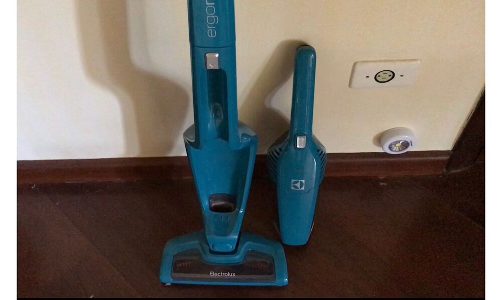 Aspirador Vertical Electrolux ERG22, 2 em 1, Verde, Bivolt