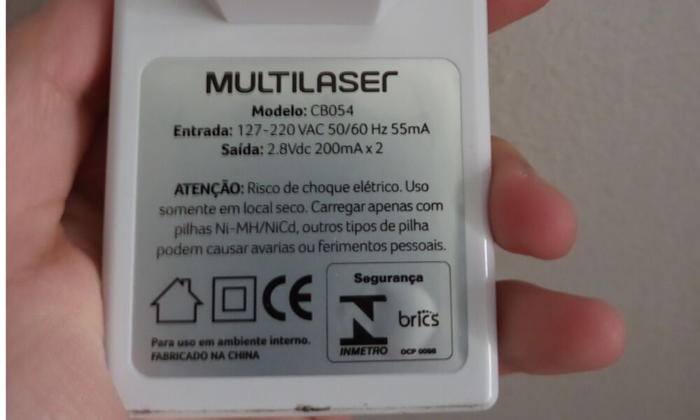 Pilhas Recarregáveis + Carregador Multilaser AA 2500mAh - CB054