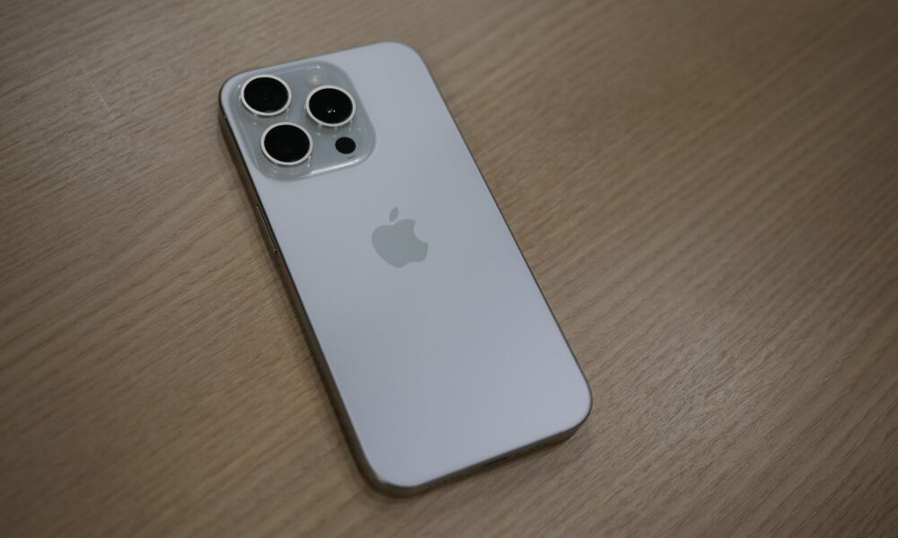 Apple iPhone 15 Pro Titânio branco